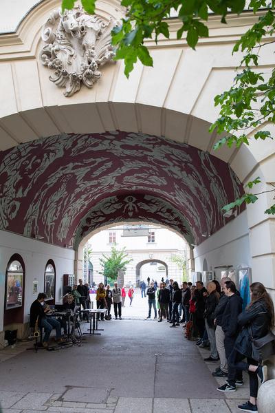 Kunstraum Niederösterreich: Magic Gathering - Kuratorinnenführung (13.4.2018) http://www.kunstraum.net/de/ausstellungen/54-magic-gathering | Foto: eSeL Foto: eSeL.at - Lorenz Seidler