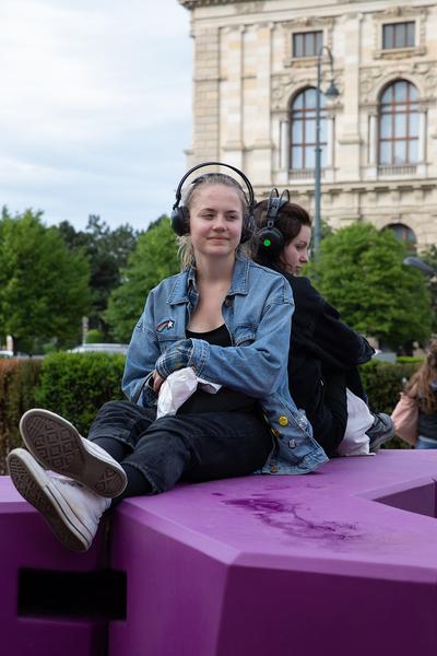 MQ SommerÖffnung: Funkkopfhörer Disco by Volkstheater  (17.5.2018) http://mqw.at/sommer | Foto: eSeL Foto: eSeL.at - Lorenz Seidler