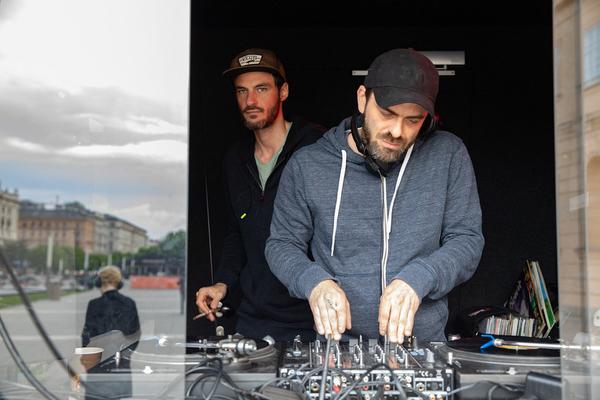 MQ SommerÖffnung: Funkkopfhörer Disco by Volkstheater  (17.5.2018) http://mqw.at/sommer | Foto: eSeL Foto: eSeL.at - Lorenz Seidler