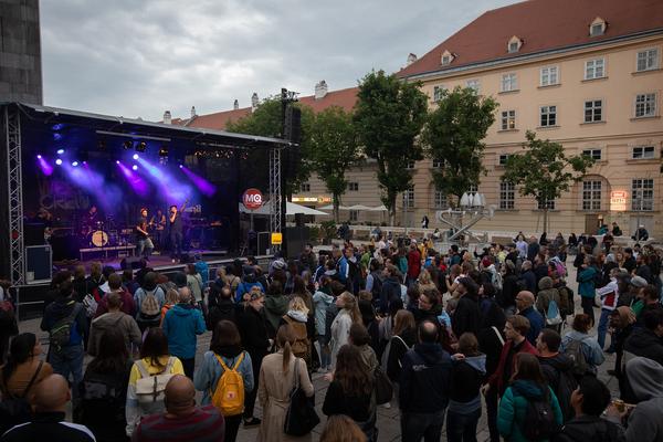 MQ SommerÖffnung: Mundwerk Crew Konzert (Innenhof, 17.5.2018) http://mqw.at/sommer | Foto: eSeL Foto: eSeL.at - Lorenz Seidler