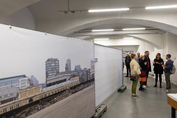 das weisse haus: Eröffnungen „Oh…fabelhaft“ & „One Day You Will Miss Me“ - Julia Gaisbacher (Eröffnung: 24.9.2018) http://w.dasweissehaus.at | Foto: eSeL Foto: eSeL.at - Lorenz Seidler