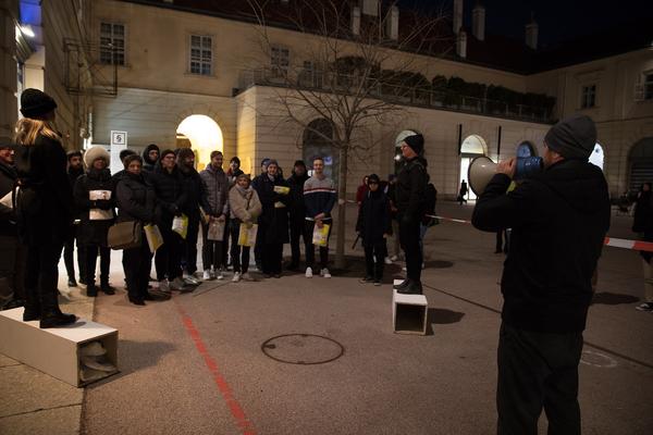 Architekturzentrum Wien: Overruling Landscapes - Mitmachperformance von BLA (AzW Innenhof MQ, 21.3.2018) https://esel.at/termin/95092 | Foto: eSeL Foto: eSeL.at - Lorenz Seidler