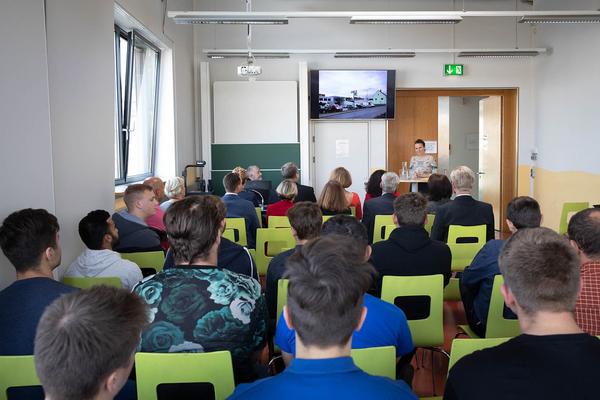 Kunst im öffentlichen Raum Niederösterreich: Bernd Haberl & Sissi Makovec  - Perspektiven auf Kunst. Präsentation () http://publicart.at/de/kalender/?pid=966 | Foto: eSeL Foto: eSeL.at - Lorenz Seidler