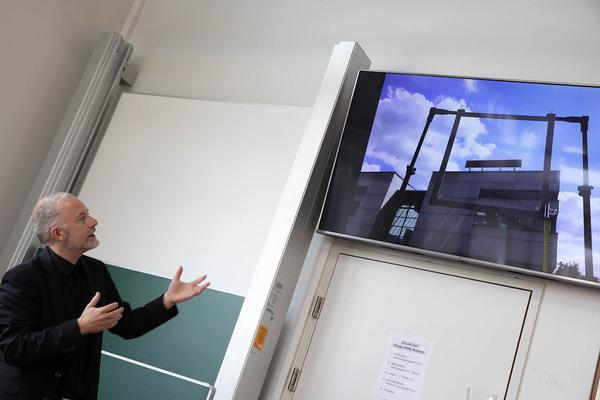 Kunst im öffentlichen Raum Niederösterreich: Bernd Haberl & Sissi Makovec  - Perspektiven auf Kunst. Präsentation () http://publicart.at/de/kalender/?pid=966 | Foto: eSeL Foto: eSeL.at - Lorenz Seidler