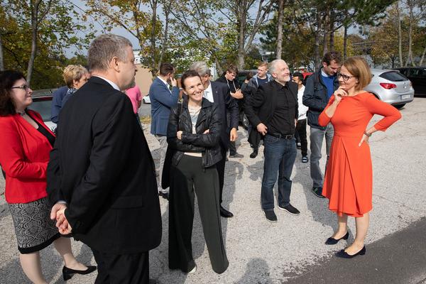 Kunst im öffentlichen Raum Niederösterreich: Bernd Haberl & Sissi Makovec  - Perspektiven auf Kunst. Präsentation () http://publicart.at/de/kalender/?pid=966 | Foto: eSeL Foto: eSeL.at - Lorenz Seidler