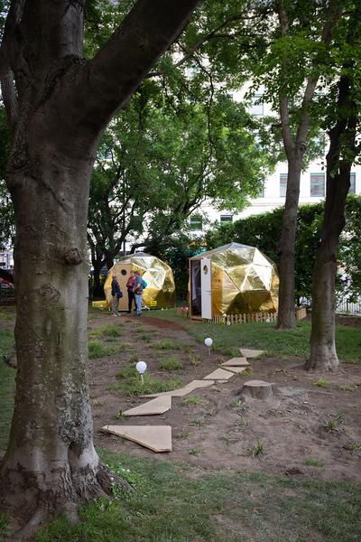 Philipphof Parkside - Glaube Siedlung Hoffnung (17.5. -1.6.2018, Eröffnung) https://www.barbara-ungepflegt.com/arbeiten/philipphof-parkside | Foto: eSeL Foto: eSeL.at - Lorenz Seidler