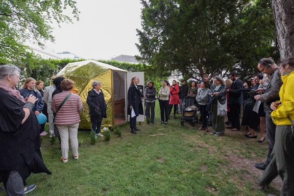 Philipphof Parkside - Glaube Siedlung Hoffnung (17.5. -1.6.2018, Eröffnung) https://www.barbara-ungepflegt.com/arbeiten/philipphof-parkside | Foto: eSeL.at - Joanna Pianka Foto: eSeL.at - Joanna Pianka