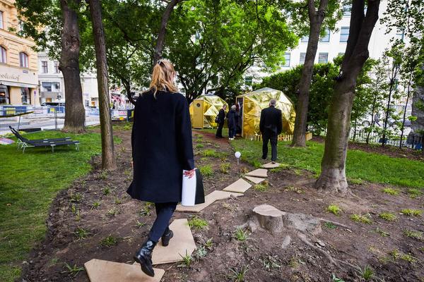 Philipphof Parkside - Glaube Siedlung Hoffnung (17.5. -1.6.2018, Eröffnung) https://www.barbara-ungepflegt.com/arbeiten/philipphof-parkside | Foto: eSeL.at - Joanna Pianka Foto: eSeL.at - Joanna Pianka