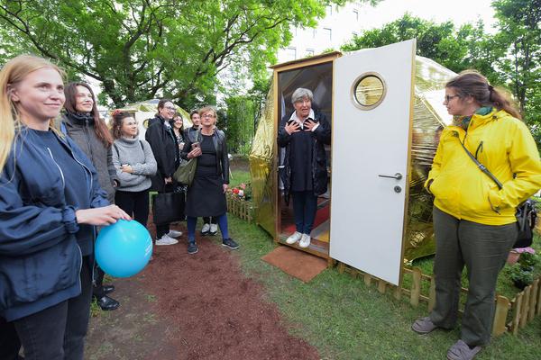 Philipphof Parkside - Glaube Siedlung Hoffnung (17.5. -1.6.2018, Eröffnung) https://www.barbara-ungepflegt.com/arbeiten/philipphof-parkside | Foto: eSeL.at - Joanna Pianka Foto: eSeL.at - Joanna Pianka
