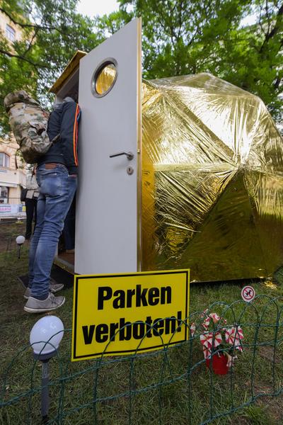 Philipphof Parkside - Glaube Siedlung Hoffnung (17.5. -1.6.2018, Eröffnung) https://www.barbara-ungepflegt.com/arbeiten/philipphof-parkside | Foto: eSeL.at - Joanna Pianka Foto: eSeL.at - Joanna Pianka