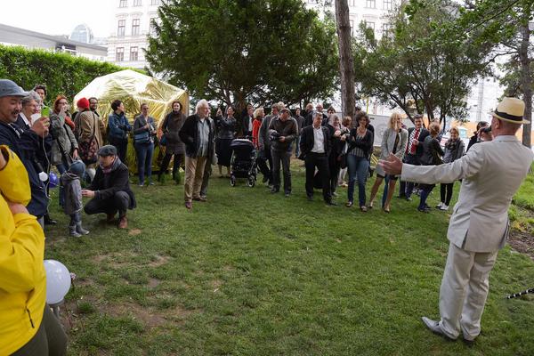 Philipphof Parkside - Glaube Siedlung Hoffnung (17.5. -1.6.2018, Eröffnung) https://www.barbara-ungepflegt.com/arbeiten/philipphof-parkside | Foto: eSeL.at - Joanna Pianka Foto: eSeL.at - Joanna Pianka