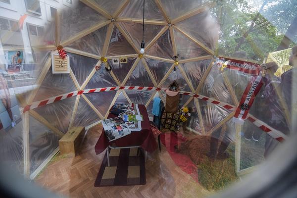 Philipphof Parkside - Glaube Siedlung Hoffnung (17.5. -1.6.2018, Eröffnung) https://www.barbara-ungepflegt.com/arbeiten/philipphof-parkside | Foto: eSeL.at - Joanna Pianka Foto: eSeL.at - Joanna Pianka