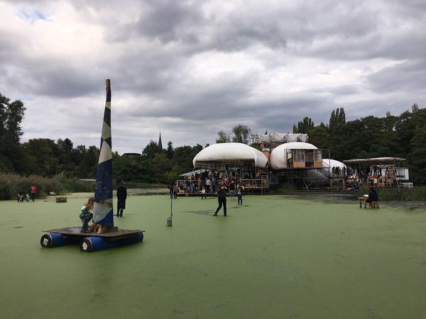 Raumlabor Berlin: Floating University  - Final Weekend (15 & 16.9.2018, Berlin Tempelhof) http://www.floatinguniversity.org | Foto: eSeL