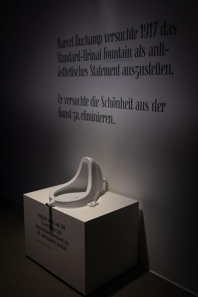 MAK: Sagmeister / Walsh - BEAUTY (24.10. - 31.3.2018, Presserundgang)https://www.mak.at/sagmeister_walsh | Foto: eSeL Foto: eSeL.at - Lorenz Seidler