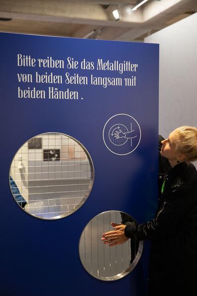 MAK: Sagmeister / Walsh - BEAUTY (24.10. - 31.3.2018, Presserundgang)https://www.mak.at/sagmeister_walsh | Foto: eSeL Foto: eSeL.at - Lorenz Seidler