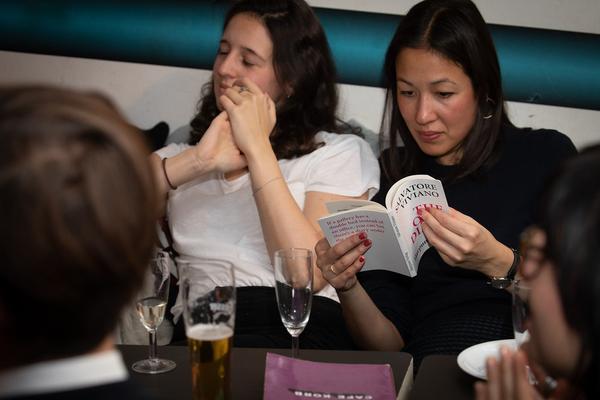 Cafe Korb: Buchpräsentation Salvatore Viviano: „One Work Gallery. The Lost Diary“ (23.11.2018) https://esel.cc/owg_book | Foto: eSeL Foto: eSeL.at - Lorenz Seidler