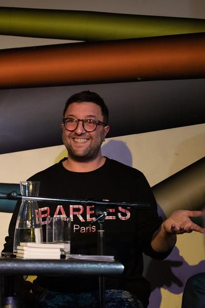 Cafe Korb: Buchpräsentation Salvatore Viviano: „One Work Gallery. The Lost Diary“ (23.11.2018) https://esel.cc/owg_book | Foto: eSeL Foto: eSeL.at - Lorenz Seidler