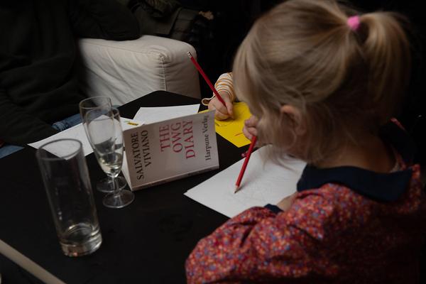 Cafe Korb: Buchpräsentation Salvatore Viviano: „One Work Gallery. The Lost Diary“ (23.11.2018) https://esel.cc/owg_book | Foto: eSeL Foto: eSeL.at - Lorenz Seidler
