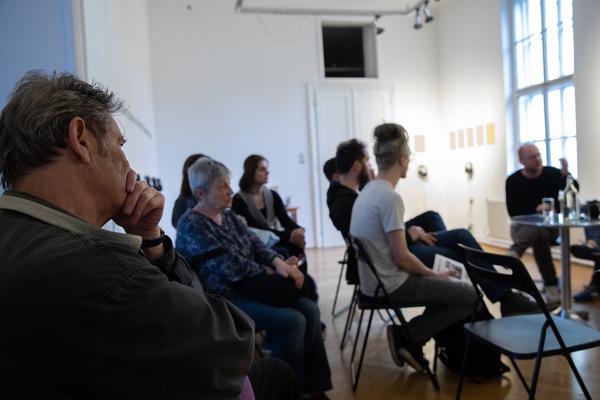 Volkskundemuseum: Testimony - Truth or Politics. Formen der Erinnerung an die Jugoslawien-Kriege (Setting Up-Gespräch) https://www.volkskundemuseum.at/testimony | Foto: eSeL Foto: eSeL.at - Lorenz Seidler