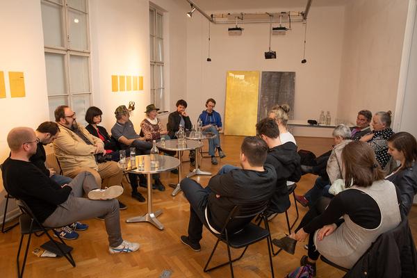 Volkskundemuseum: Testimony - Truth or Politics. Formen der Erinnerung an die Jugoslawien-Kriege (Setting Up-Gespräch) https://www.volkskundemuseum.at/testimony | Foto: eSeL Foto: eSeL.at - Lorenz Seidler