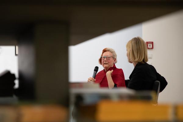 Kunstraum Niederösterreich: The Two Halves of Martha Wilson's Brain. Gespräch & Eröffnung (7.6.2018, Eröffnung) http://www.kunstraum.net/en/Exhibitions/40-martha-wilson | Foto: eSeL Foto: eSeL.at - Lorenz Seidler