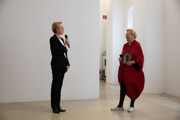 Kunstraum Niederösterreich: The Two Halves of Martha Wilson's Brain. Gespräch & Eröffnung (7.6.2018, Eröffnung) http://www.kunstraum.net/en/Exhibitions/40-martha-wilson | Foto: eSeL Foto: eSeL.at - Lorenz Seidler