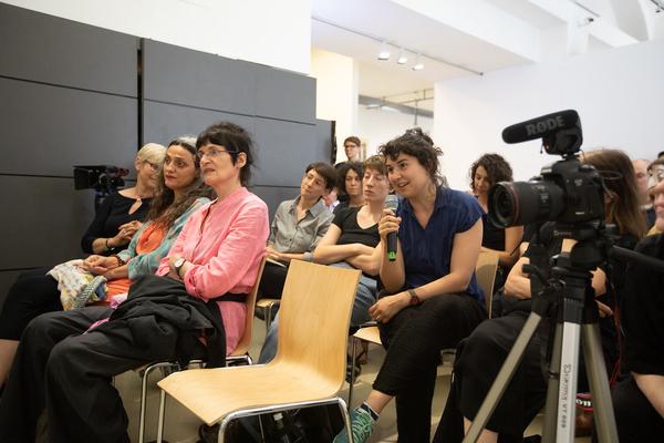 Kunstraum Niederösterreich: The Two Halves of Martha Wilson's Brain. Gespräch & Eröffnung (7.6.2018, Eröffnung) http://www.kunstraum.net/en/Exhibitions/40-martha-wilson | Foto: eSeL Foto: eSeL.at - Lorenz Seidler