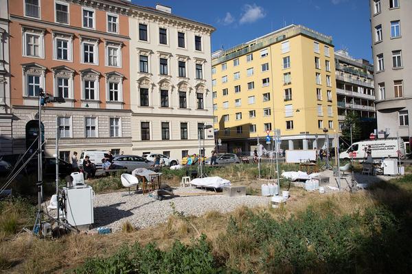 theatercombinat - 168 stunden (a tribute to daily life and franz erhard walther) (Mollardgasse 82, 16.6. - 23.6.2018) https://esel.at/termin/96971 | Foto: eSeL Foto: eSeL.at - Lorenz Seidler