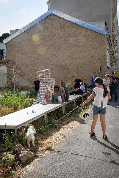 theatercombinat - 168 stunden (a tribute to daily life and franz erhard walther) (Mollardgasse 82, 16.6. - 23.6.2018) https://esel.at/termin/96971 | Foto: eSeL Foto: eSeL.at - Lorenz Seidler