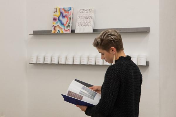 Christine König Galerie: PAS DE DEUX – Magdalena Więcek & Natalia Załuska (22.11.2018 - 12.1.2019, Eröffnung) https://esel.cc/VAW18_Koenig | Foto: eSeL Foto: eSeL.at - Lorenz Seidler