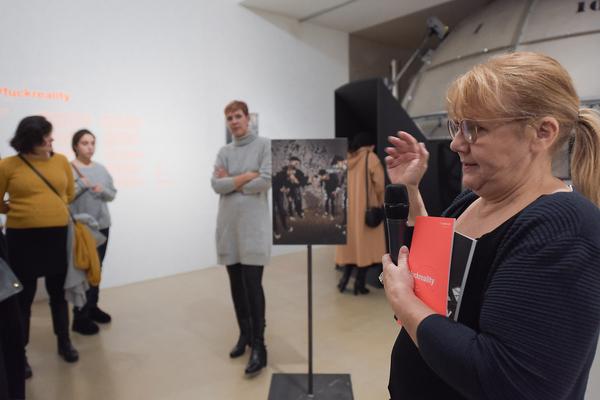 Kunstraum Niederösterreich: VIENNA ART WEEK - Technopolitics Kuratorenführung & "The Swarming Gallery" Performance by kondition pluriel (22.11.2018) http://www.kunstraum.net/de/ausstellungen/56-vienna-art-week | Foto: eSeL.at - Joanna Pianka Foto: JOANNA PIANKA     300dpi.at