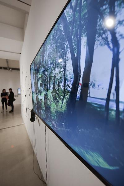 Kunstraum Niederösterreich: VIENNA ART WEEK - Technopolitics Kuratorenführung & "The Swarming Gallery" Performance by kondition pluriel (22.11.2018) http://www.kunstraum.net/de/ausstellungen/56-vienna-art-week | Foto: eSeL.at - Joanna Pianka Foto: JOANNA PIANKA     300dpi.at