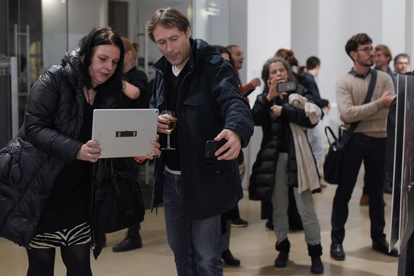 Kunstraum Niederösterreich: VIENNA ART WEEK - Technopolitics Kuratorenführung & "The Swarming Gallery" Performance by kondition pluriel (22.11.2018) http://www.kunstraum.net/de/ausstellungen/56-vienna-art-week | Foto: eSeL.at - Joanna Pianka Foto: JOANNA PIANKA     300dpi.at