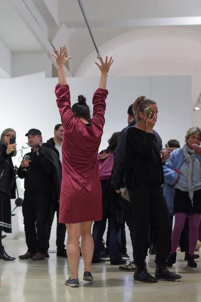 Kunstraum Niederösterreich: VIENNA ART WEEK - Technopolitics Kuratorenführung & "The Swarming Gallery" Performance by kondition pluriel (22.11.2018) http://www.kunstraum.net/de/ausstellungen/56-vienna-art-week | Foto: eSeL.at - Joanna Pianka Foto: JOANNA PIANKA     300dpi.at
