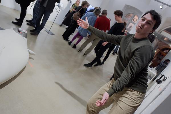 Kunstraum Niederösterreich: VIENNA ART WEEK - Technopolitics Kuratorenführung & "The Swarming Gallery" Performance by kondition pluriel (22.11.2018) http://www.kunstraum.net/de/ausstellungen/56-vienna-art-week | Foto: eSeL.at - Joanna Pianka Foto: JOANNA PIANKA     300dpi.at