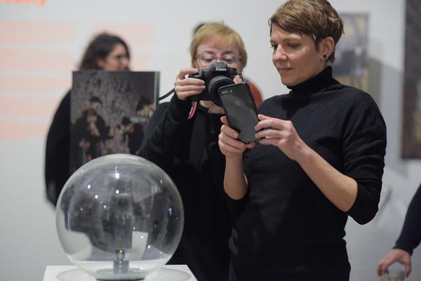 Kunstraum Niederösterreich: VIENNA ART WEEK - Technopolitics Kuratorenführung & "The Swarming Gallery" Performance by kondition pluriel (22.11.2018) http://www.kunstraum.net/de/ausstellungen/56-vienna-art-week | Foto: eSeL.at - Joanna Pianka Foto: JOANNA PIANKA     300dpi.at