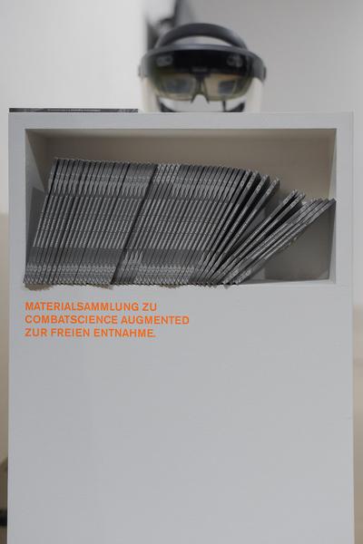 Kunstraum Niederösterreich: VIENNA ART WEEK - Technopolitics Kuratorenführung & "The Swarming Gallery" Performance by kondition pluriel (22.11.2018) http://www.kunstraum.net/de/ausstellungen/56-vienna-art-week | Foto: eSeL.at - Joanna Pianka Foto: JOANNA PIANKA     300dpi.at