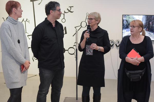 Kunstraum Niederösterreich: VIENNA ART WEEK - Technopolitics Kuratorenführung & "The Swarming Gallery" Performance by kondition pluriel (22.11.2018) http://www.kunstraum.net/de/ausstellungen/56-vienna-art-week | Foto: eSeL.at - Joanna Pianka Foto: JOANNA PIANKA     300dpi.at
