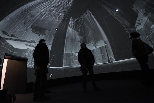 Kunstraum Niederösterreich: VIENNA ART WEEK - Technopolitics Kuratorenführung & "The Swarming Gallery" Performance by kondition pluriel (22.11.2018) http://www.kunstraum.net/de/ausstellungen/56-vienna-art-week | Foto: eSeL.at - Joanna Pianka Foto: JOANNA PIANKA     300dpi.at