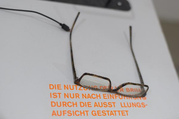 Kunstraum Niederösterreich: VIENNA ART WEEK - Technopolitics Kuratorenführung & "The Swarming Gallery" Performance by kondition pluriel (22.11.2018) http://www.kunstraum.net/de/ausstellungen/56-vienna-art-week | Foto: eSeL.at - Joanna Pianka Foto: JOANNA PIANKA     300dpi.at