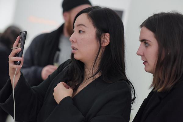 Kunstraum Niederösterreich: VIENNA ART WEEK - Technopolitics Kuratorenführung & "The Swarming Gallery" Performance by kondition pluriel (22.11.2018) http://www.kunstraum.net/de/ausstellungen/56-vienna-art-week | Foto: eSeL.at - Joanna Pianka Foto: JOANNA PIANKA     300dpi.at