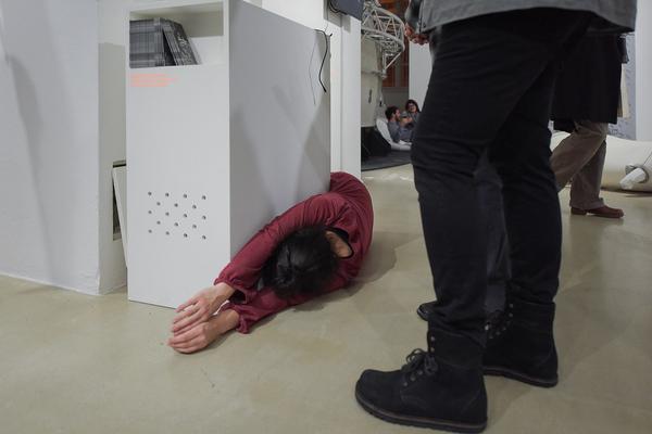 Kunstraum Niederösterreich: VIENNA ART WEEK - Technopolitics Kuratorenführung & "The Swarming Gallery" Performance by kondition pluriel (22.11.2018) http://www.kunstraum.net/de/ausstellungen/56-vienna-art-week | Foto: eSeL.at - Joanna Pianka Foto: JOANNA PIANKA     300dpi.at