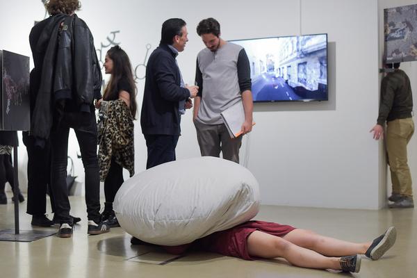 Kunstraum Niederösterreich: VIENNA ART WEEK - Technopolitics Kuratorenführung & "The Swarming Gallery" Performance by kondition pluriel (22.11.2018) http://www.kunstraum.net/de/ausstellungen/56-vienna-art-week | Foto: eSeL.at - Joanna Pianka Foto: JOANNA PIANKA     300dpi.at