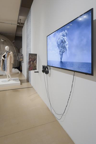 Kunstraum Niederösterreich: VIENNA ART WEEK - Technopolitics Kuratorenführung & "The Swarming Gallery" Performance by kondition pluriel (22.11.2018) http://www.kunstraum.net/de/ausstellungen/56-vienna-art-week | Foto: eSeL.at - Joanna Pianka Foto: JOANNA PIANKA     300dpi.at