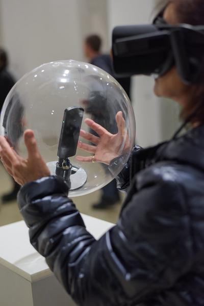 Kunstraum Niederösterreich: VIENNA ART WEEK - Technopolitics Kuratorenführung & "The Swarming Gallery" Performance by kondition pluriel (22.11.2018) http://www.kunstraum.net/de/ausstellungen/56-vienna-art-week | Foto: eSeL.at - Joanna Pianka Foto: JOANNA PIANKA     300dpi.at