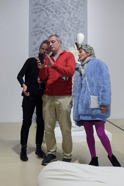 Kunstraum Niederösterreich: VIENNA ART WEEK - Technopolitics Kuratorenführung & "The Swarming Gallery" Performance by kondition pluriel (22.11.2018) http://www.kunstraum.net/de/ausstellungen/56-vienna-art-week | Foto: eSeL.at - Joanna Pianka Foto: JOANNA PIANKA     300dpi.at