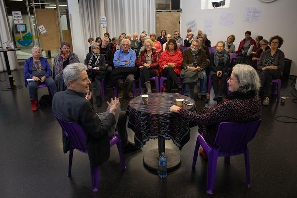 Omas Gegen Rechts: Gespräch mit Florian Scheuba (25.11.2018) https://esel.cc/OMAS_Scheuba | Foto: eSeL Foto: eSeL.at - Lorenz Seidler