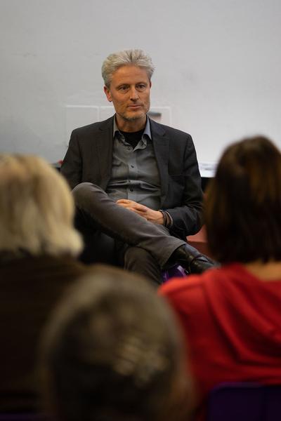 Omas Gegen Rechts: Gespräch mit Florian Scheuba (25.11.2018) https://esel.cc/OMAS_Scheuba | Foto: eSeL Foto: eSeL.at - Lorenz Seidler