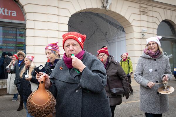 Vienna Art Week: OMAS GEGEN RECHTS - Keppelchor im MQ & Oma-Cafe im  Q21 / Raum D (19.11.2018) https://2018.viennaartweek.at/de/program/aktionsraum-omas-gegen-rechts-oma-cafe-aktionsprogramm | Foto: eSeL Foto: eSeL.at - Lorenz Seidler