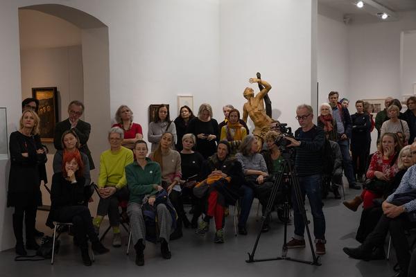 Dom Museum Wien:  „Wund E rrr N“ - Performance von Hannes Priesch &  Künstlergespräch mit Johanna Schwanberg und Gustav Schörghofer (21.11.2018) https://2018.viennaartweek.at/de/program/performance-talk-wund-e-rrr-n | Foto: eSeL Foto: eSeL.at - Lorenz Seidler